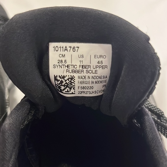 Mens Asics Athletic Shoes | Black | 11 - Picture 3 of 5